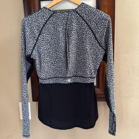 Lululemon Cover Me Miss Mosaic Top 8 - Picture 8 of 9